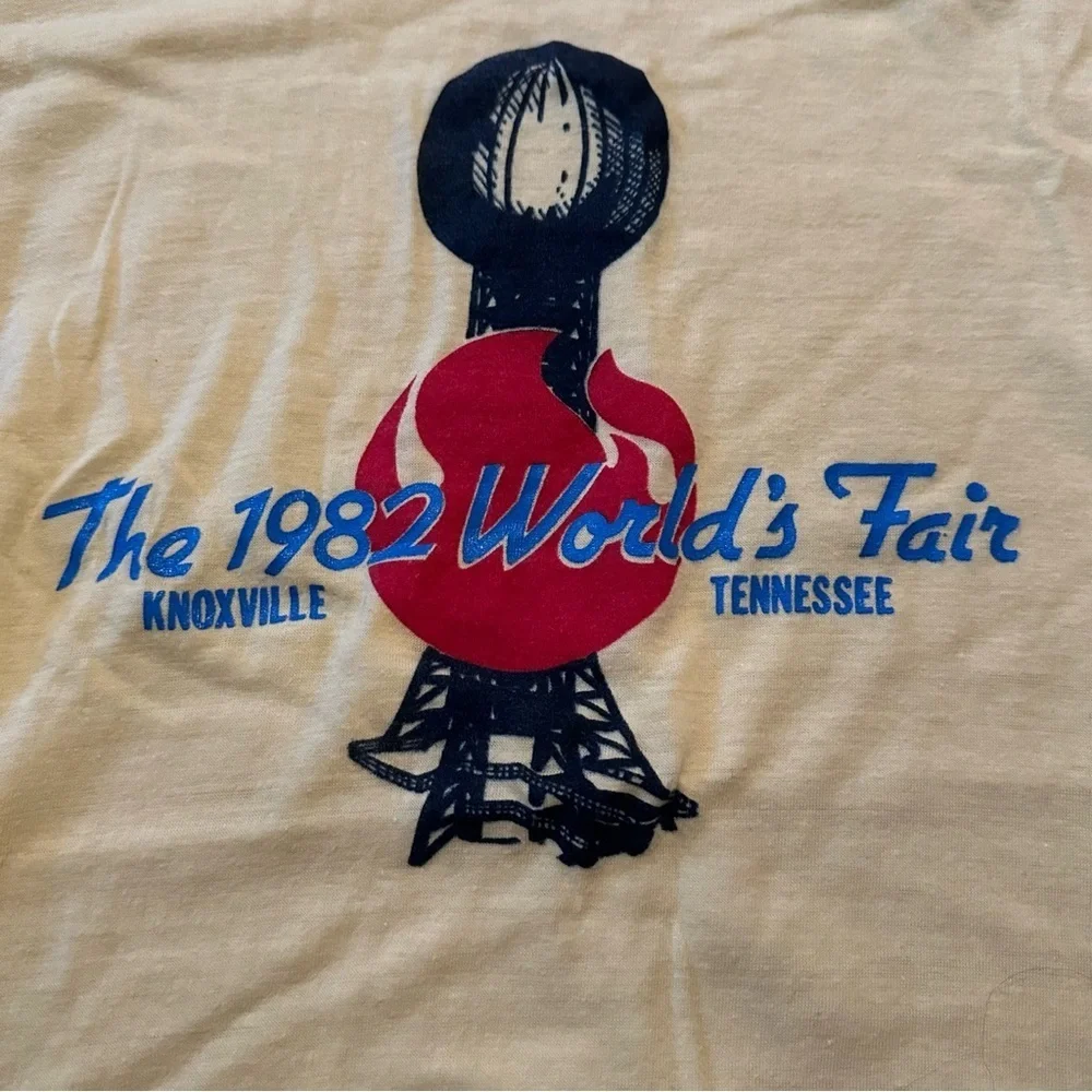 True vintage 1982 World’s Fair Tshirt - Picture 2 of 7